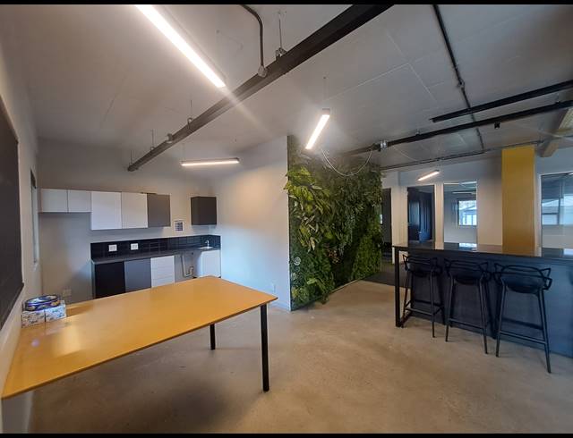 266M² OFFICE TO LET IN HYDE PARK